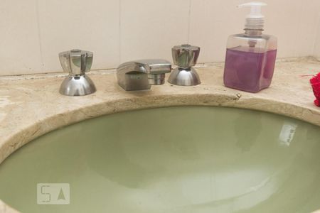 Casa à venda com 190m², 3 quartos e 2 vagasDetalhe do Banheiro da Suíte