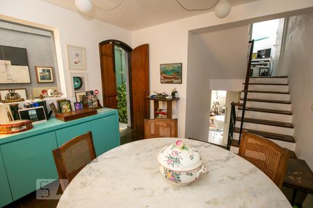 Casa à venda com 190m², 3 quartos e 2 vagasCozinha