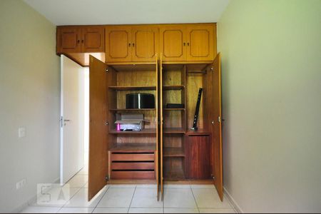 armário do quarto 1 de apartamento para alugar com 3 quartos, 97m² em Vila Sônia, São Paulo