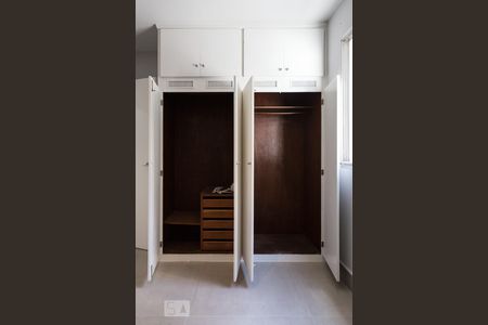 Apartamento à venda com 74m², 2 quartos e 1 vagaQuarto 2