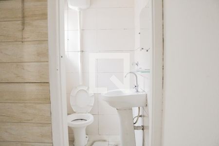 Banheiro de casa para alugar com 1 quarto, 40m² em Chora Menino, São Paulo