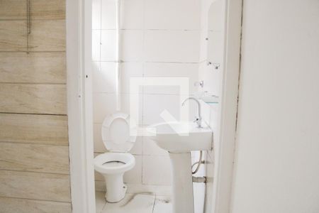 Banheiro de casa para alugar com 1 quarto, 40m² em Chora Menino, São Paulo