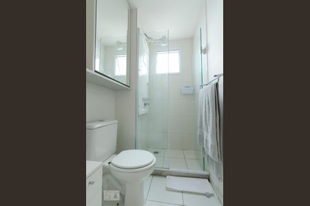 Banheiro de apartamento à venda com 2 quartos, 52m² em Vila Progresso, Campinas