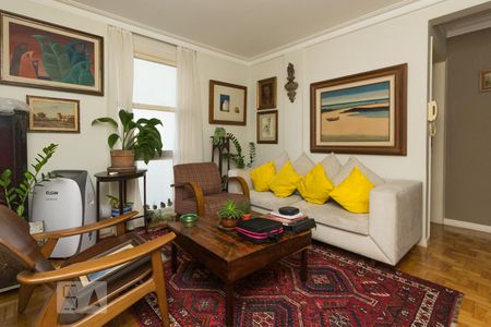 Sala de apartamento à venda com 2 quartos, 69m² em Vila Madalena, São Paulo