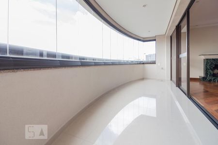 Apartamento à venda com 250m², 4 quartos e 4 vagasVaranda