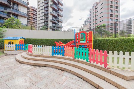 Apartamento à venda com 250m², 4 quartos e 4 vagasPlayground