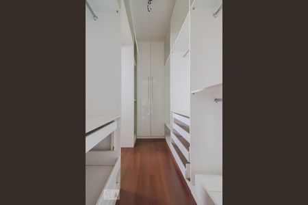 Apartamento à venda com 250m², 4 quartos e 4 vagasQuarto suíte 2