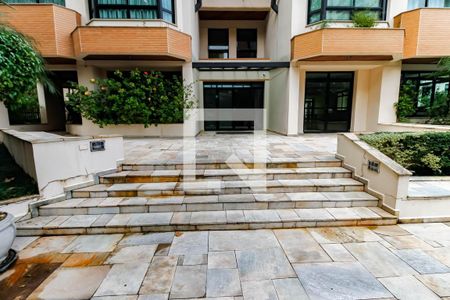 Apartamento à venda com 274m², 3 quartos e 4 vagasEntrada