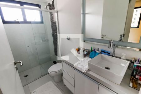 Apartamento à venda com 274m², 3 quartos e 4 vagasBanheiro da Suíte 2