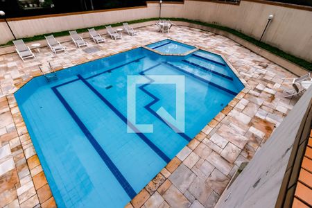 Apartamento à venda com 274m², 3 quartos e 4 vagasÁrea comum - Piscina
