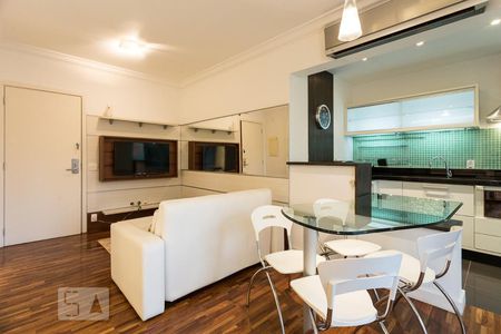 Sala de kitnet/studio para alugar com 1 quarto, 50m² em Vila Nova Conceição, São Paulo