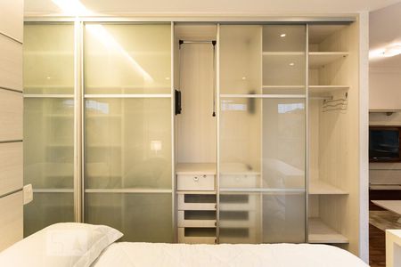 Studio para alugar com 50m², 1 quarto e 1 vaga Studio para alugar com 50m², 1 quarto e 1 vagaQuarto