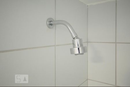 Banheiro de kitnet/studio para alugar com 1 quarto, 33m² em Chácara Santo Antônio (zona Sul), São Paulo