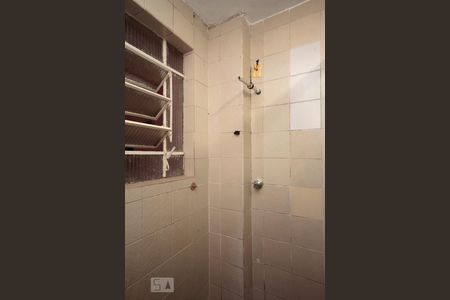 Banheiro de apartamento para alugar com 2 quartos, 70m² em República, São Paulo