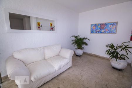 Apartamento para alugar com 72m², 2 quartos e sem vagaHall