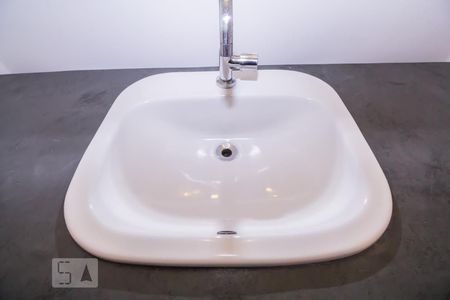 Apartamento para alugar com 72m², 2 quartos e sem vagaBanheiro