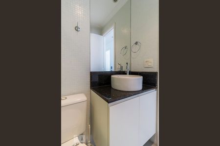 Banheiro de apartamento à venda com 2 quartos, 55m² em Lapa, São Paulo