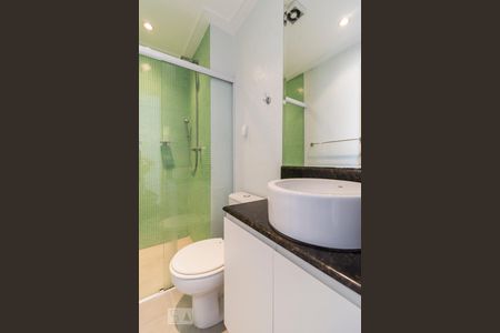 Banheiro de apartamento à venda com 2 quartos, 55m² em Lapa, São Paulo