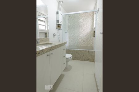 BANHEIRO DA SUITE de apartamento para alugar com 4 quartos, 165m² em Lagoa, Rio de Janeiro