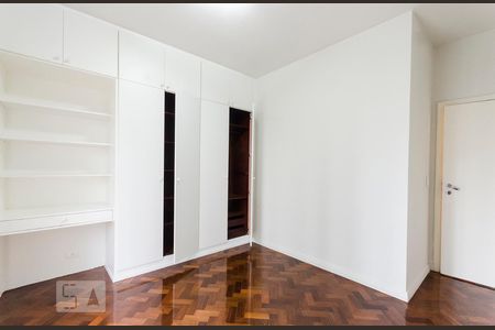 Apartamento à venda com 165m², 4 quartos e 2 vagasPRIMEIRO QUARTO