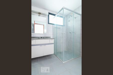 Banheiro de apartamento à venda com 3 quartos, 130m² em Vila Bastos, Santo André