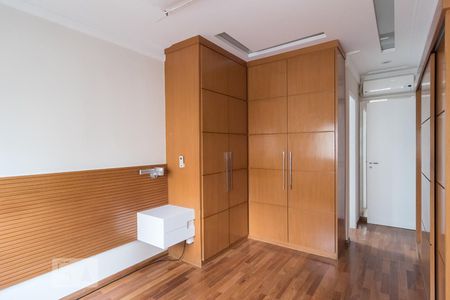 Apartamento à venda com 118m², 3 quartos e 3 vagasSuíte 1