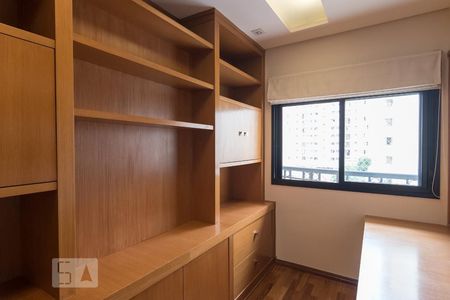 Apartamento à venda com 118m², 3 quartos e 3 vagasQuarto 4