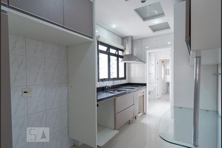 Apartamento à venda com 118m², 3 quartos e 3 vagasCozinha