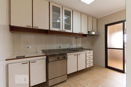 Apartamento à venda com 110m², 3 quartos e 2 vagasCozinha
