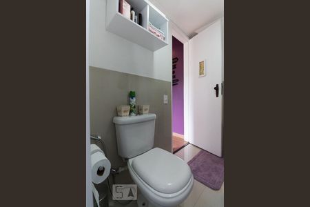 Banheiro de apartamento para alugar com 2 quartos, 56m² em Bosque da Saúde, São Paulo