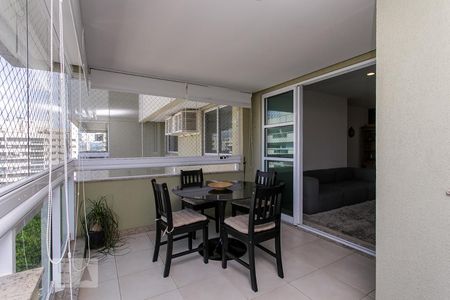 SACADA de apartamento para alugar com 2 quartos, 70m² em Barra da Tijuca, Rio de Janeiro