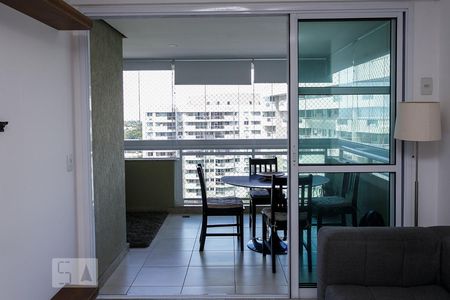 SALA de apartamento para alugar com 2 quartos, 70m² em Barra da Tijuca, Rio de Janeiro