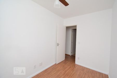 Quarto de apartamento para alugar com 3 quartos, 77m² em Jardim Flor da Montanha, Guarulhos