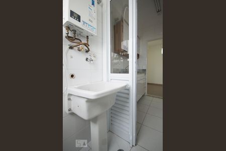 Área Serviço de apartamento para alugar com 1 quarto, 45m² em Santo Amaro, São Paulo