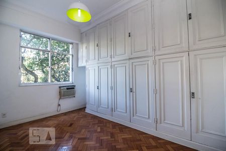 Quarto 1 de apartamento para alugar com 3 quartos, 100m² em Laranjeiras, Rio de Janeiro