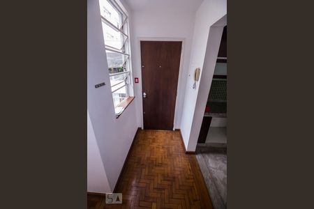 Apartamento à venda com 75m², 2 quartos e 1 vagaCorredor Sala