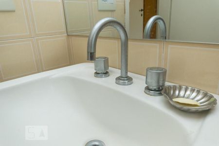 Detalhe do Banheiro de apartamento para alugar com 1 quarto, 43m² em Aclimação, São Paulo