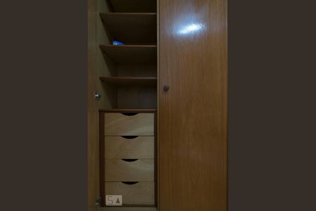 Quarto 1 (Armários) de apartamento para alugar com 2 quartos, 87m² em Vila Mariana, São Paulo