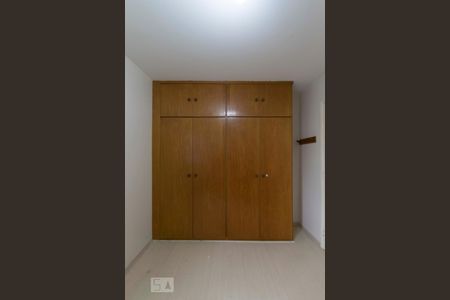 Quarto 1 (Armários) de apartamento para alugar com 2 quartos, 87m² em Vila Mariana, São Paulo