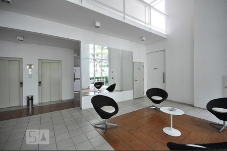 Apartamento para alugar com 74m², 2 quartos e 2 vagashall social