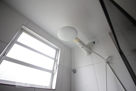 Apartamento à venda com 70m², 3 quartos e 2 vagasChuveiro