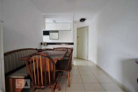 Apartamento à venda com 70m², 3 quartos e 2 vagasSala