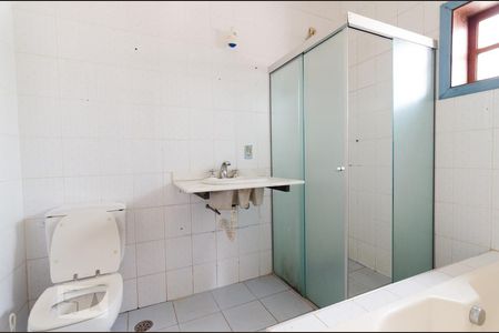Banheiro de casa de condomínio para alugar com 3 quartos, 150m² em Cidade Universitária, Campinas