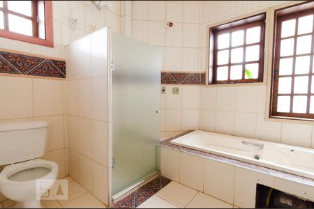 Casa de condomínio à venda com 250m², 3 quartos e 2 vagasSuíte