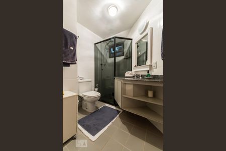 Banheiro de apartamento para alugar com 3 quartos, 101m² em Alphaville Industrial, Barueri