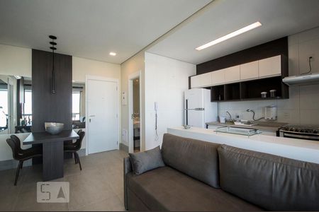 Sala/Cozinha de apartamento à venda com 1 quarto, 53m² em Santo Amaro, São Paulo