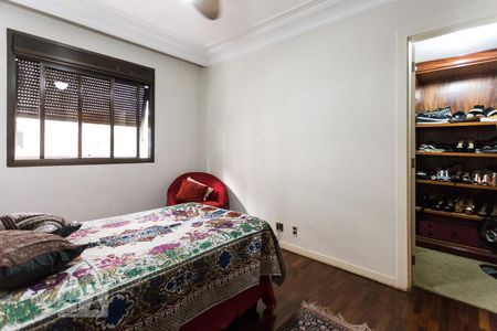 Apartamento para alugar com 350m², 4 quartos e 4 vagas Apartamento para alugar com 350m², 4 quartos e 4 vagasQuarto