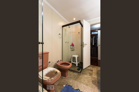 Apartamento para alugar com 350m², 4 quartos e 4 vagas Apartamento para alugar com 350m², 4 quartos e 4 vagasBanheiro da suíte 2