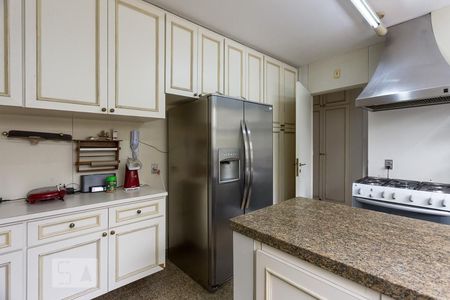 Apartamento para alugar com 350m², 4 quartos e 4 vagas Apartamento para alugar com 350m², 4 quartos e 4 vagasCozinha