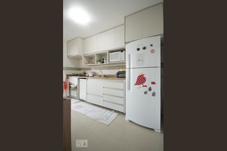 Cozinha de apartamento para alugar com 3 quartos, 74m² em Vila Gertrudes, São Paulo